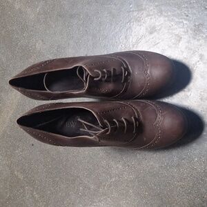 J Crew size 7.5 Brown Oxford High Heels